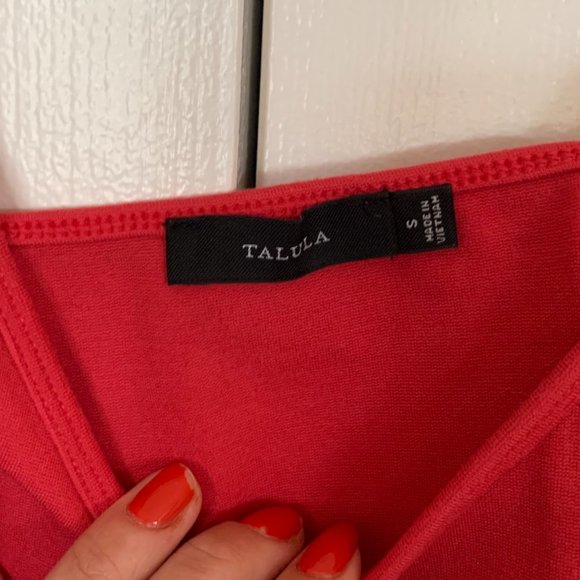 Aritzia Talula Toni Seamless Tank Red Crop Top - Picture 3 of 3